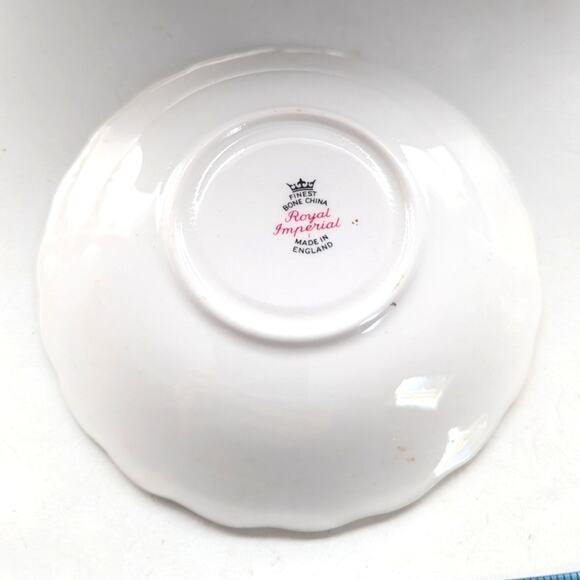 Vintage Dorchester Fine Bone China Floral Bouquet Romantic Tea Cup Saucer Set - Picture 3 of 7
